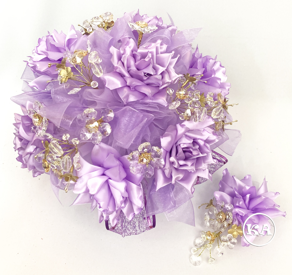 a-0029-quinceanera-bouquet-lilac-gold