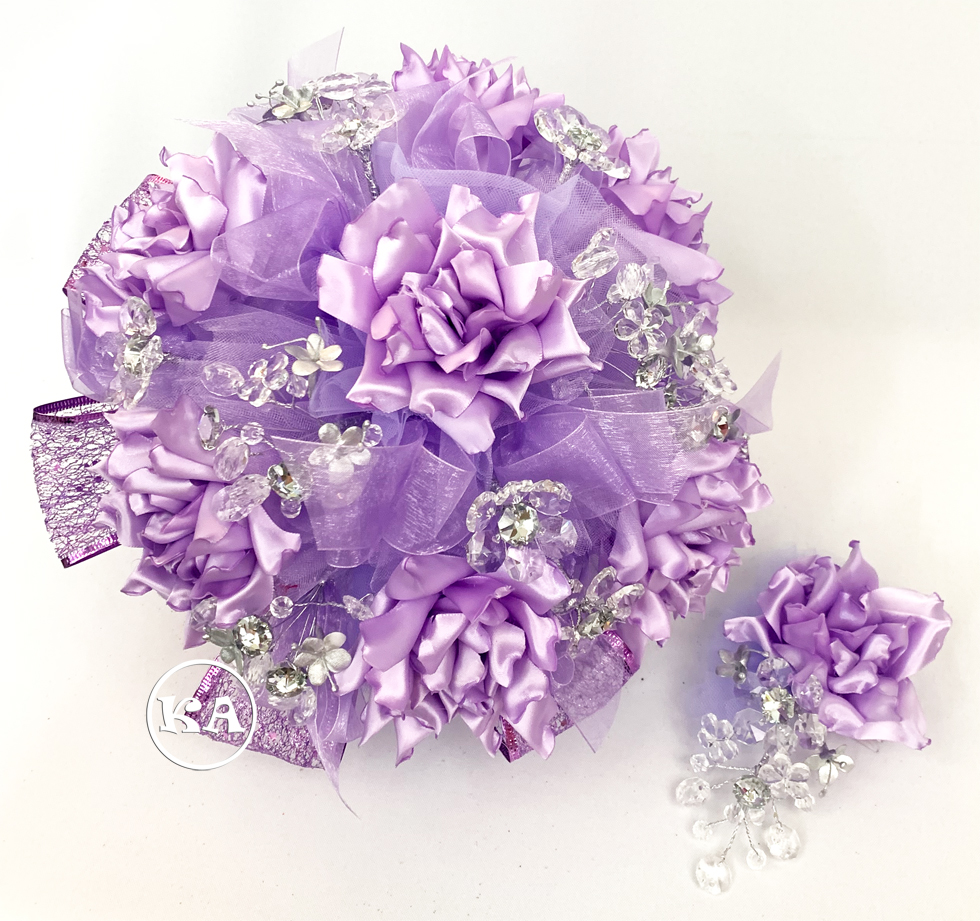 a-0029-quinceanera-bouquet-lilac-silver