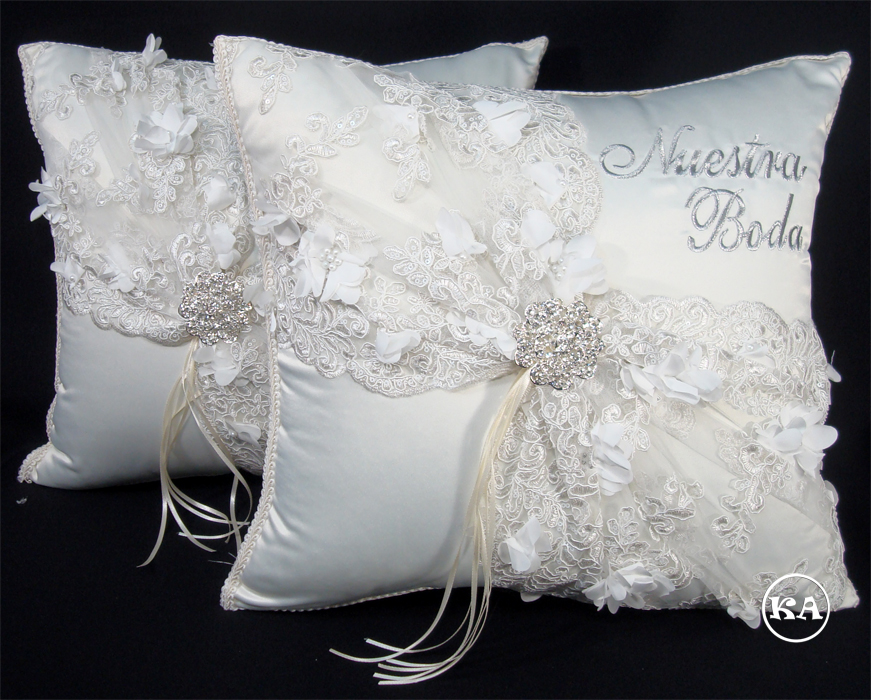kc-311 wedding pillows