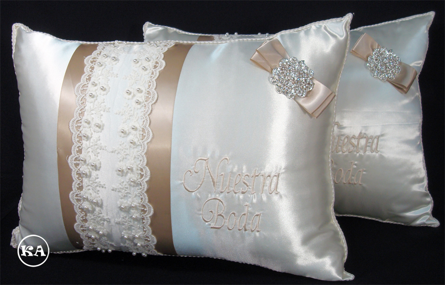 kc-316 wedding pillows
